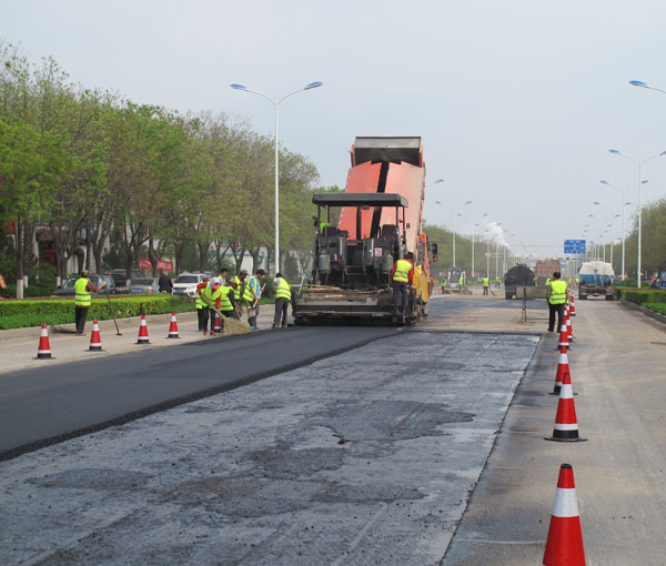 水穩在高速公路建設中的優勢與挑戰